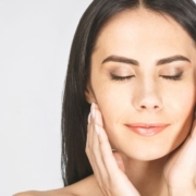 Ultrasuoni microfocalizzati per ridefinire l’ovale del viso Ultrasuoni microfocalizzati per ridefinire l’ovale del viso